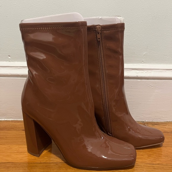 Steve Madden Shoes - NWOT Steve Madden Brown Heeled Boots